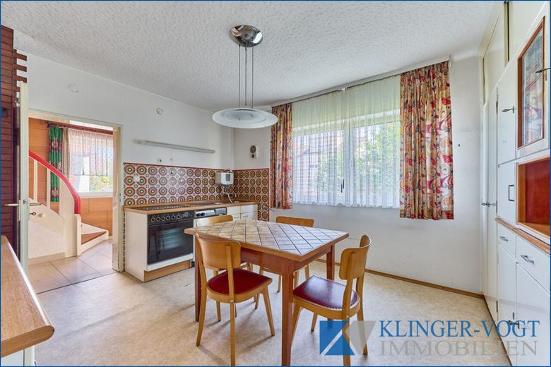 Sanierungsbedürftige Doppelhaushälfte mit Garten, Balkon und Garage – Küche