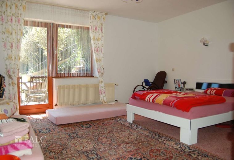 +++Großzügiges Einfamilienhaus mit Einliegerwohnung in begehrter Lage+++ – Schlafzimmer_UG