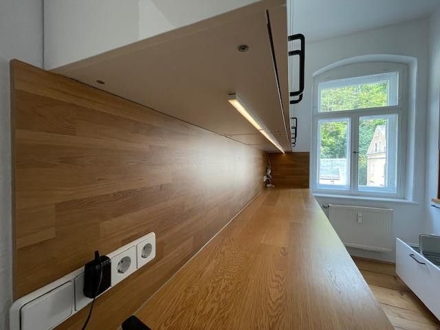 Tharandt près de Dresde - ancien bureau de poste impérial à rénover entièrement - appartement de 6 pièces à l'étage, 2 salles de bains, 2e étage – Arbeitsplatte
