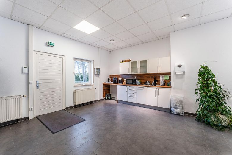 Büroraum 3 - Ausgang Innenhof