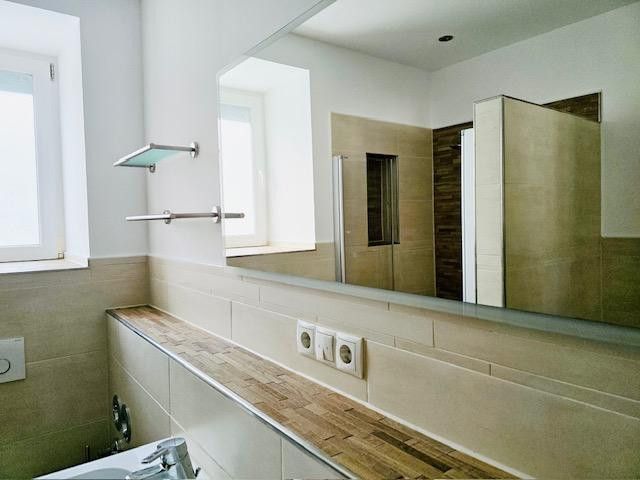 Badezimmer mit Badewanne