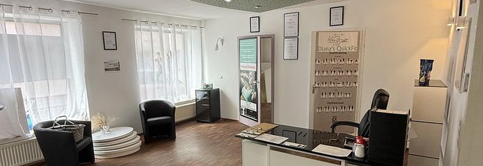 Locali commerciali, uffici o studi medici attraenti in posizione centrale a Schwäbisch Gmünd – Eingang / Empfang