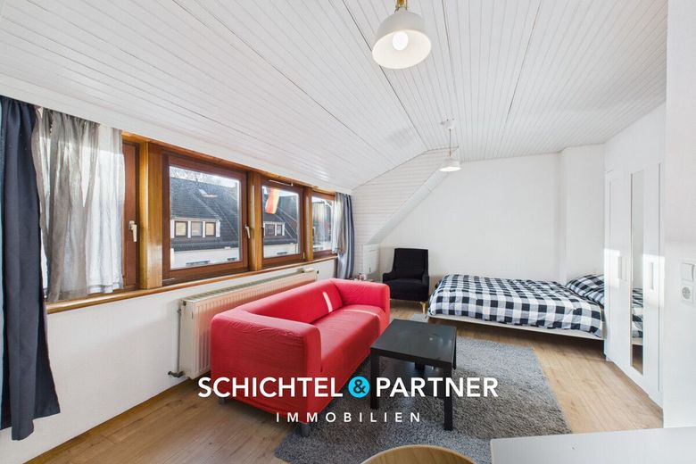 Bahnhofsvorstadt | Studentenhaus mit zwei Balkonen und Terrasse – S&amp;P | Schlafzimmer