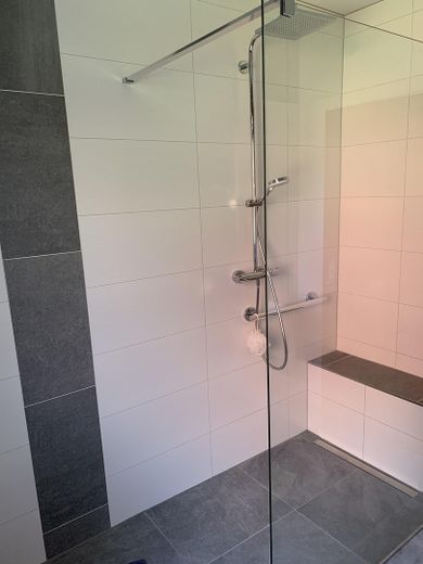 Bad / Walk in Dusche EG
