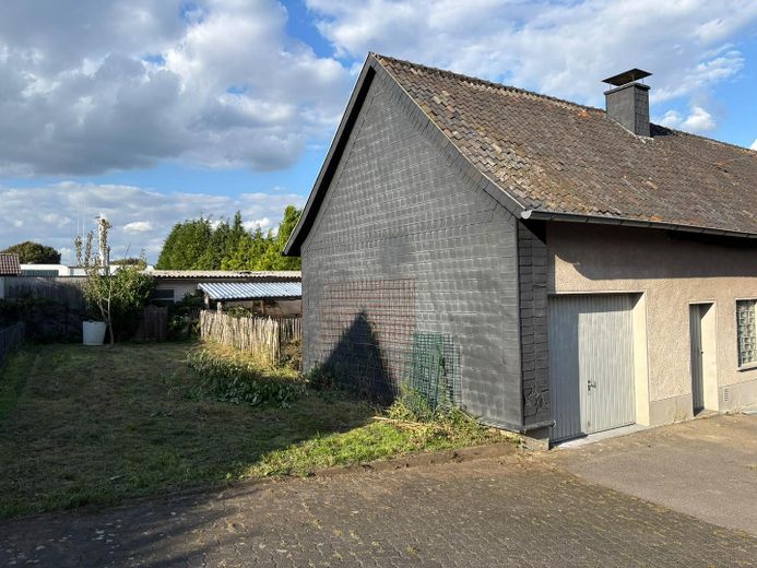 Parcela de 1200 m² en Lohmar-Scheiderhöhe con edificaciones antiguas – Foto 2