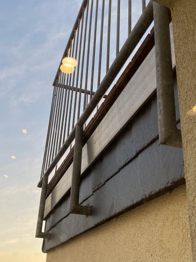 Moritzberg: 4,5-Zimmer-Maisonette-Wohnung mit Balkon und Garten – Balkon