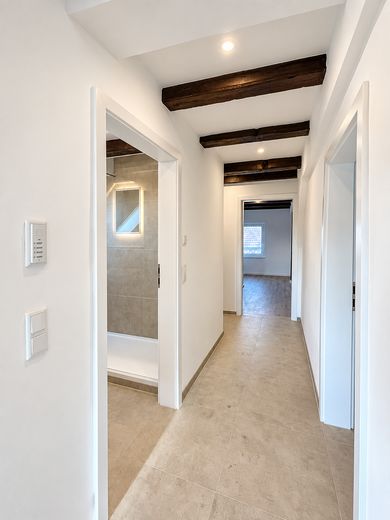 3-Room Attic Apartment | First Occupancy After Renovation – Flur