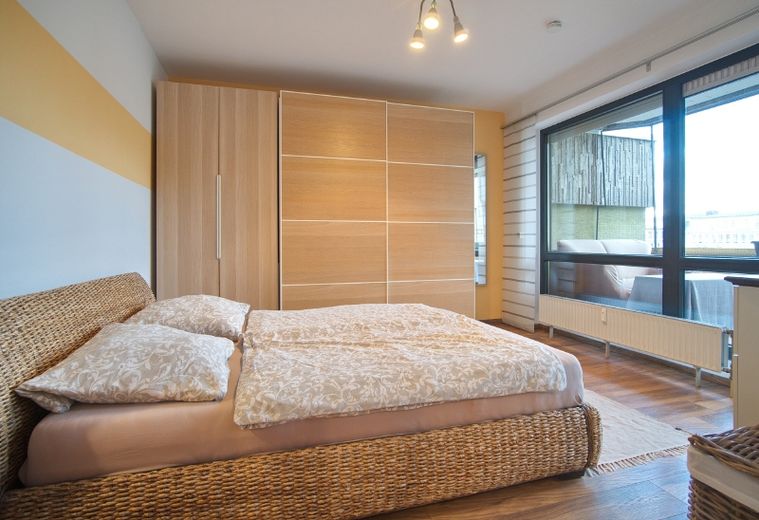 Spacious, fully equipped apartment with balcony and underground parking space, within walking distance of main rail station and Isenbergviertel – ab364a79277336eef5107af9ab47b403efbc3a14.jpg