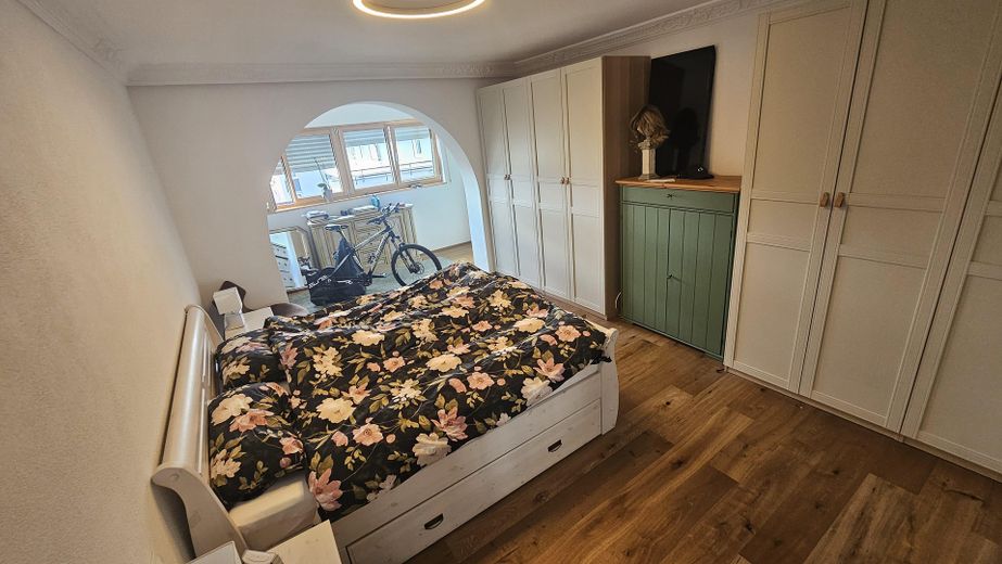 Exklusives Penthouse mit Alpenpanorama, XXL-Terrasse und Privataufzug – Schlafzimmer