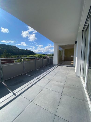Penthouse-Wohnung -Erstbezug- mit toller Raumaufteilung und großem Balkon mit reizvollem Ausblick – Balkon