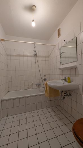 Bezpłatne dla kupującego mieszkanie 2-pokojowe z tarasem, ogrodem i garażem – Badezimmer