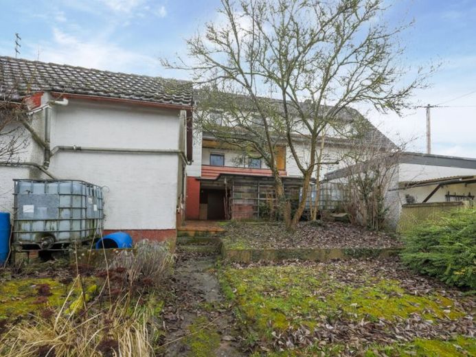 DHH mit schönem Garten sucht Bastler! – Foto 1