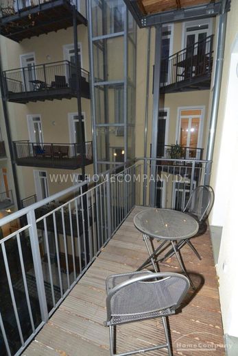 Möblierte 2-Zimmerwohnung in Friedrichshain, 2 Balkone – fec039e21e270d62274ee6cd3f7be86bba3784de.jpg