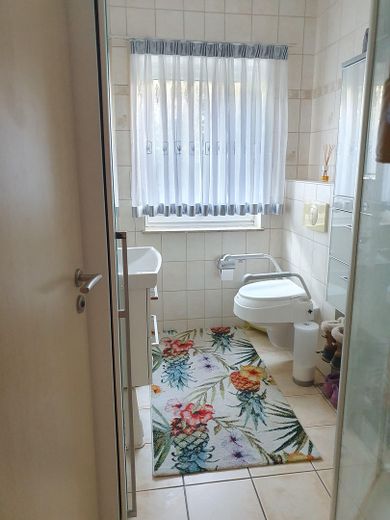 unteres Bad mit Dusche