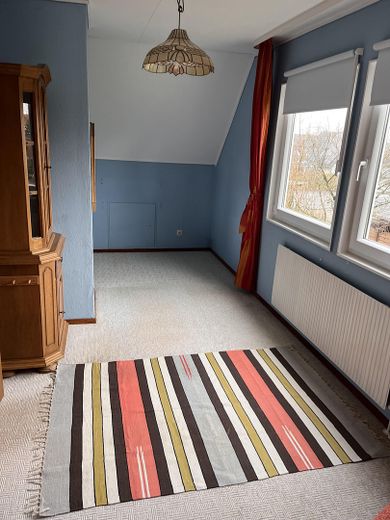 Ruhige Lage mit grossem Garten am Ende einer Sackgasse – Kinderzimmer im OG