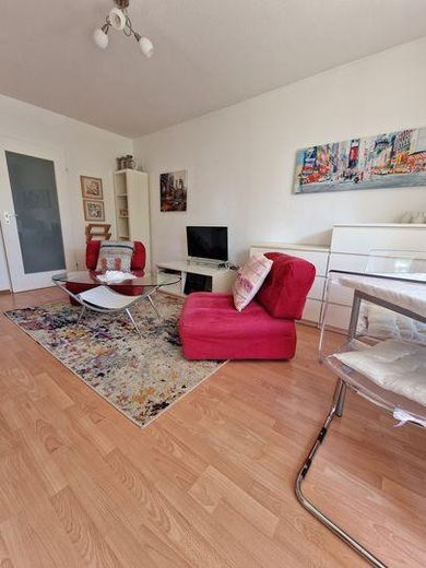 Möblierte, helle 1-Zimmer-Wohnung mit Südloggia in absolut ruhiger und dennoch zentraler Lage! – Foto 4