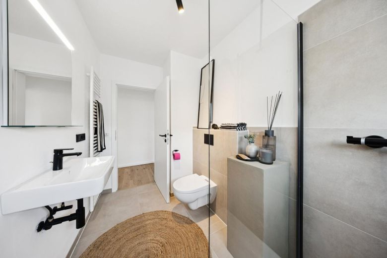 Renovierte 3-Zimmer-Wohnung – sofort bezugsfertig & provisionsfrei – Badezimmer