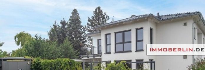 IMMOBERLIN.DE - Modernes Ein-/Zweifamilienhaus mit Südterrasse & -balkon in Harmonielage