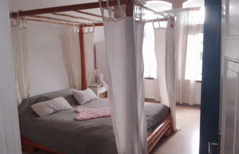 Schöne 2 Zimmer Altbauwohnung voll möbliert – Foto 10