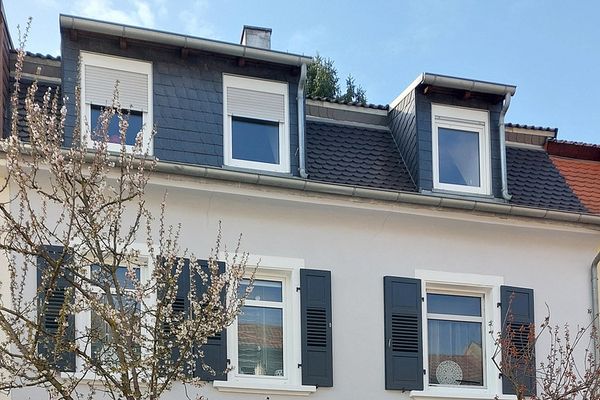 Very beautiful 3-family house, large balconies