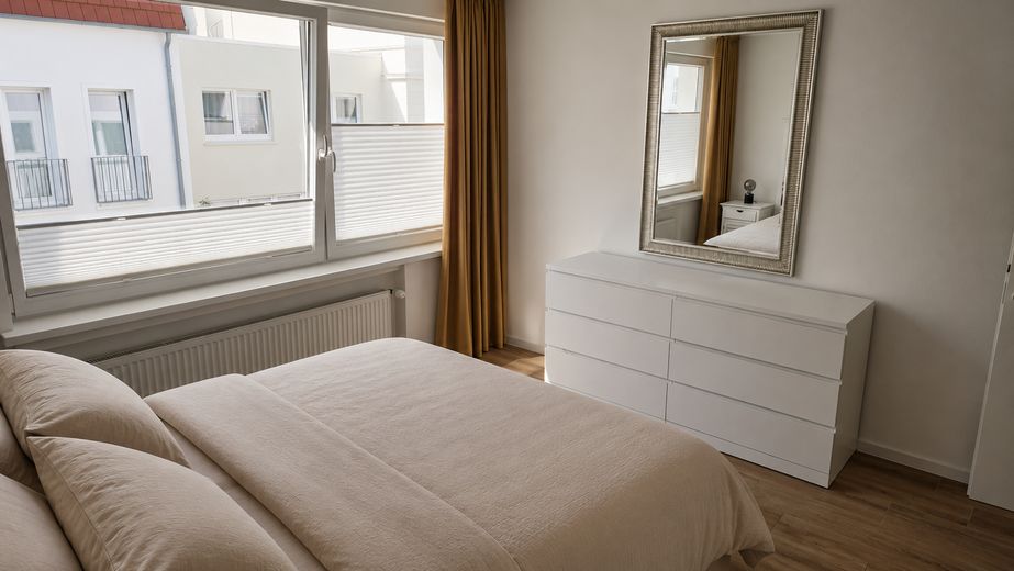 Mieszkanie 2-pokojowe z własną księgą wieczystą – großzügiges Schlafzimmer