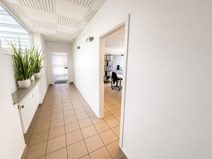 Superficie luminosa per ufficio/studio al piano terra con vista sul giardino e posti auto – 125 m² a St. Tönis / Tönisvorst – Foto 7