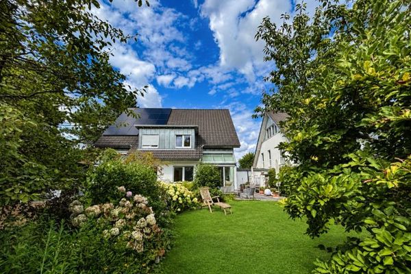 Hochwertige Doppelhaushälfte mit großem Garten und flexiblem Raumkonzept
