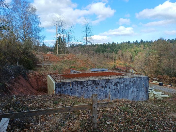 Projektiertes Baugrundstück in bester Lage von Wilhelmsfeld – Baustelle nach Osten