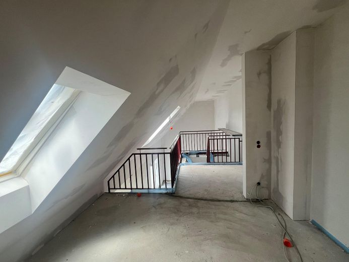 NEW-BUILD FIRST OCCUPANCY 2-room gallery apartment in Nuremberg with balcony / underfloor heating / duplex garage – 5_Galerie