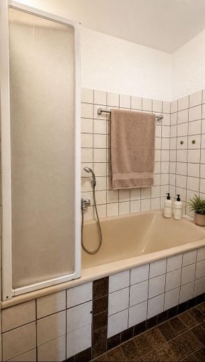 Helle Wohnung im grünen mit großem Sonnenbalkon – Foto 16