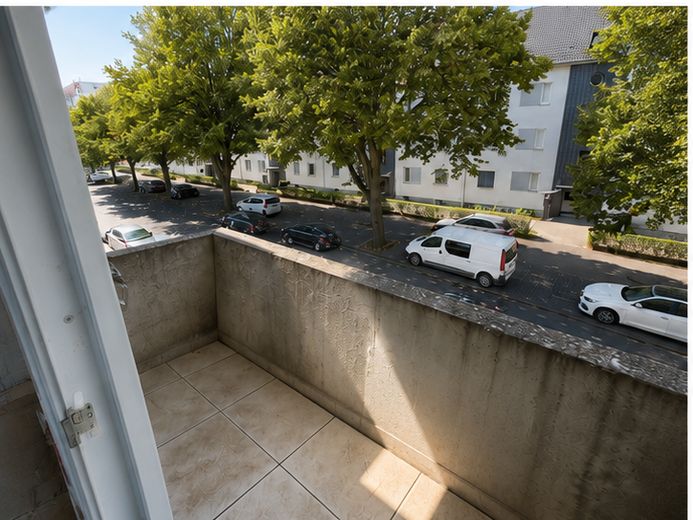 Gemeubileerd 1-kamerappartement met balkon – intrek vanaf 01.10.2026 – Geräumiger Westbalkon