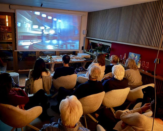 2-Zimmer-WHG komplett ausgestattet, 2-room APP comfortably furnished, Munich Westpark, Metro U6 – Home Cinema