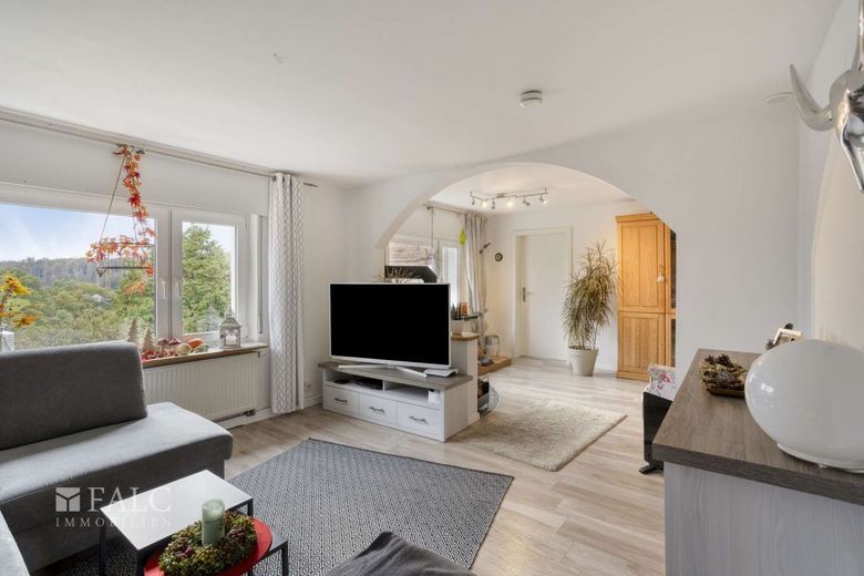 Moderne Idylle im Fachwerkhaus - Wohnen und Arbeiten unter einem Dach mit Einliegerwohnung! – Wohnzimmer (Hauptwohnung)