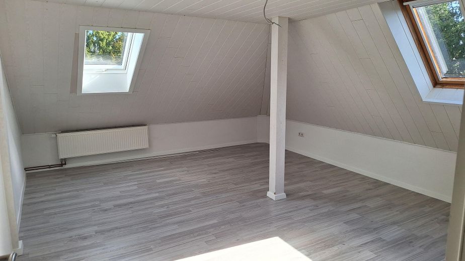 Einfamilienhaus in Wilhelmshaven zu verkaufen oder zu vermieten – Zimmer 2 oben