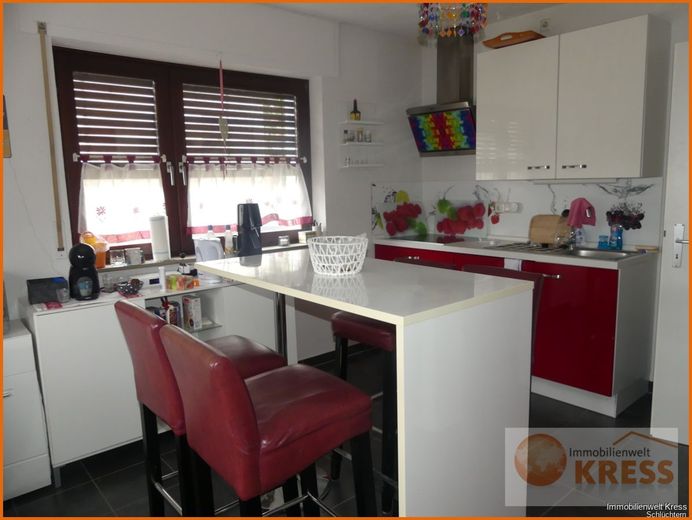 2-Familienwohnhaus mit Balkon, Wintergarten und 2 Garagen in der Ortslage von Sinntal-Oberzell – P1070116