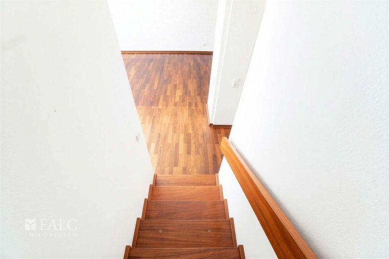 Das Traumhaus für die Familie! – Treppe ZG