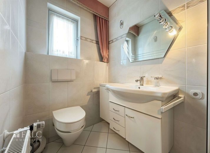 Ein Zuhause voller Möglichkeiten in bester Wohnlage – Gäste WC EG