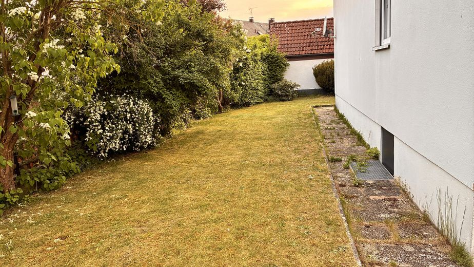 Appartamento completamente ristrutturato e arredato con 3 stanze in condivisione e giardino – Foto 11