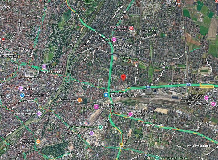 Bogenhausen: luminoso e tranquillo appartamento condominiale di 2,5 locali, TG, libero – Lageplan Luftbild