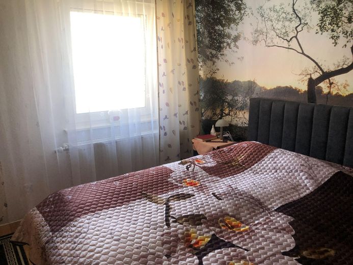 منزل متعدد العائلات (يحتاج جزئياً إلى تجديد) – Schlafzimmer