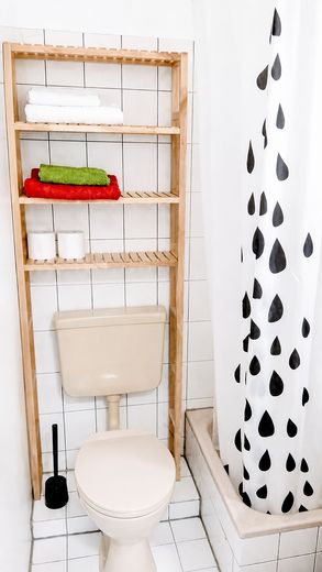 Apartamento de 1 habitación disponible para ocupar en Kassel-Mitte (ascensor, vivienda amueblada y potencial para Documenta – Duschbad