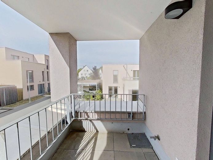 Moderne 3-Zimmer-Wohnung mit EBK und großem Balkon! – Ansicht I: Balkon