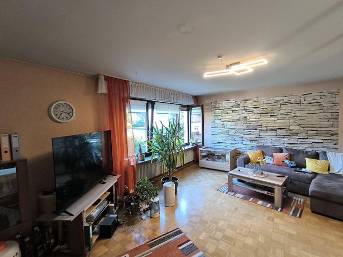 2-Familienhaus mit großem Garten – 1.OG-Wohnzimmer