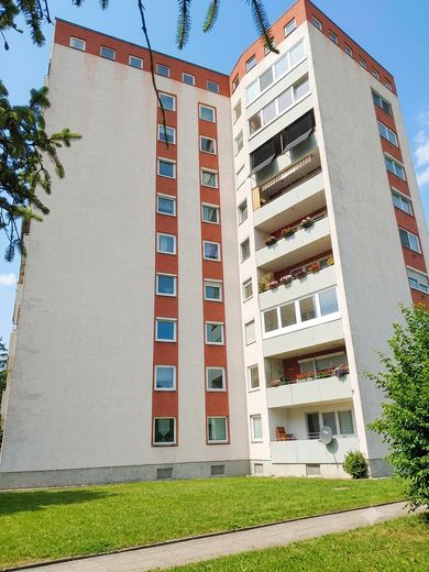 Piso de 3 habitaciones en Waldkraiburg – 83 m² con la mejor infraestructura – Foto 1
