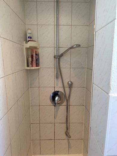 Stuttgart Süd Bestlage - Helle 2-Zimmer-Wohnung mit optimaler Anbindung – Dusche