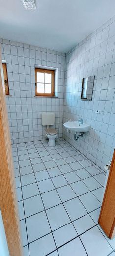 BÜRO / GEWERBE im Gewerbegebiet Wolfsleben / Neuching – WC