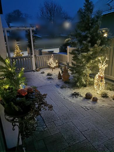 Orman kıyısında sakin bir konumda sıra dışı bir ev. Havuzlu, jakuzili ve uzak manzaralı eşsiz bir mülk. – Winterlichter