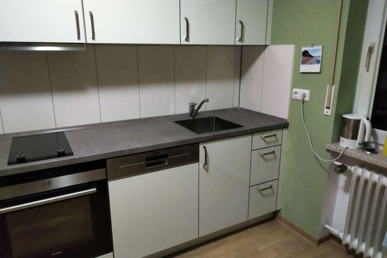 Küche (Einbauküche fakultativ)