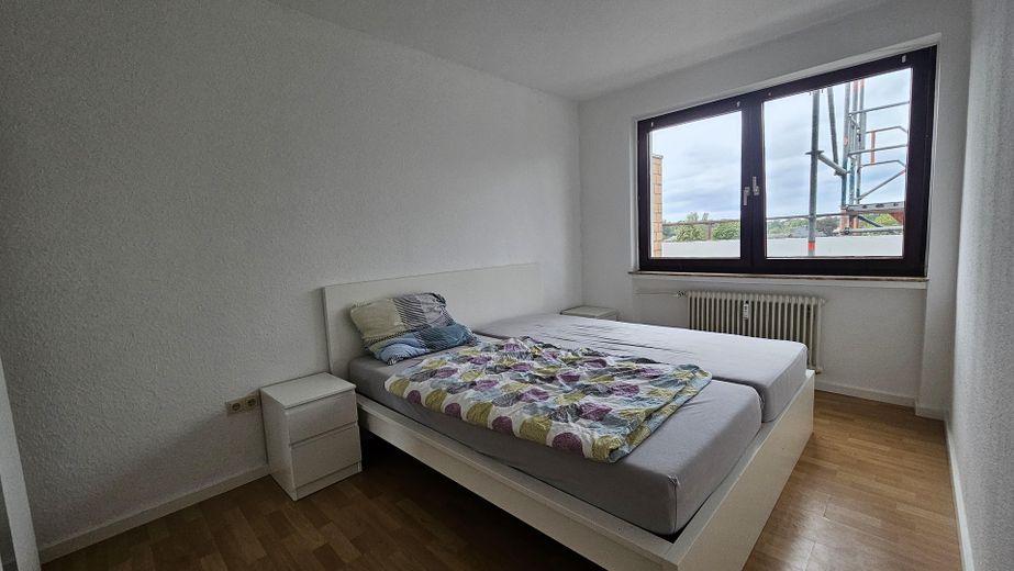 Zentrale 2 Zi.Wohnung · 62 m² · direkt am Bahnhof, ohne Zuglärm · Balkon – Schlafzimmer
