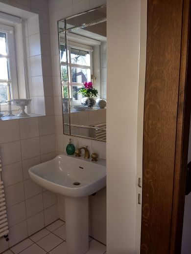 Bauernhausperle von 1750 Mitte der 80iger komplett saniert – Gäste-WC